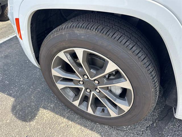 Certified 2025 Jeep Grand Cherokee Overland w/ Luxury Tech Group IV image 11