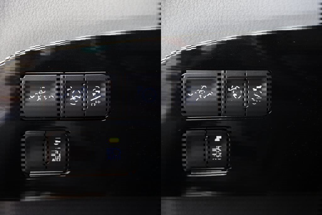 Certified 2022 Toyota Prius LE image 20