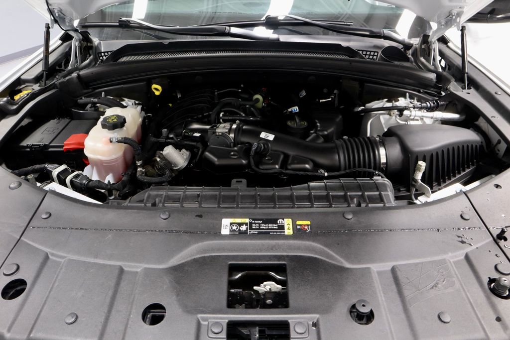 Used 2023 Jeep Grand Cherokee L Laredo AWD/4WD image 17