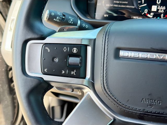 Used 2025 Land Rover Discovery Metropolitan Edition AWD/4WD image 40