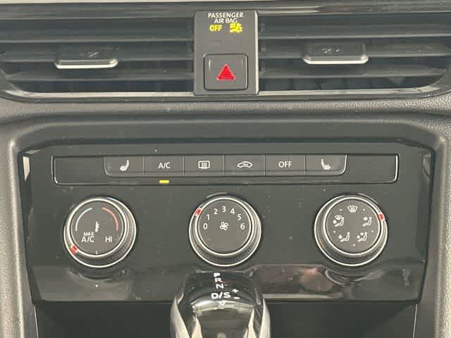 Certified 2023 Volkswagen Taos SE w/ Panoramic Sunroof Package image 15