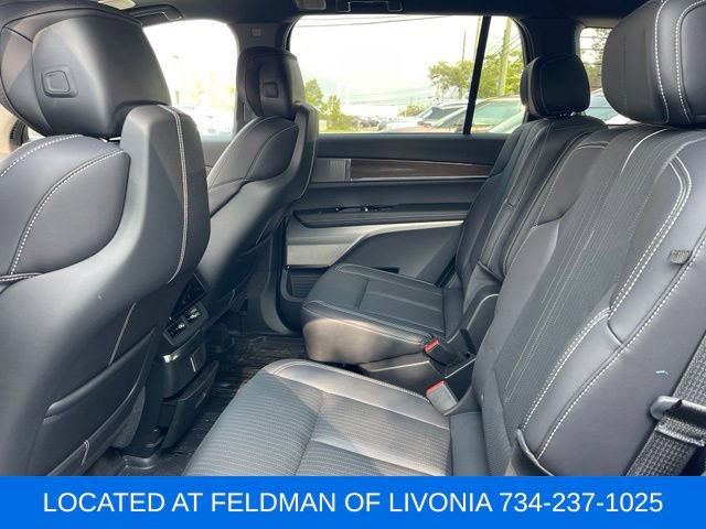 Used 2026 Cadillac Vistiq Sport w/ LPO, Floor Liner Package AWD/4WD image 9