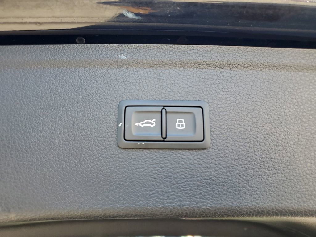 Used 2022 Audi Q5 2.0T Prestige image 9