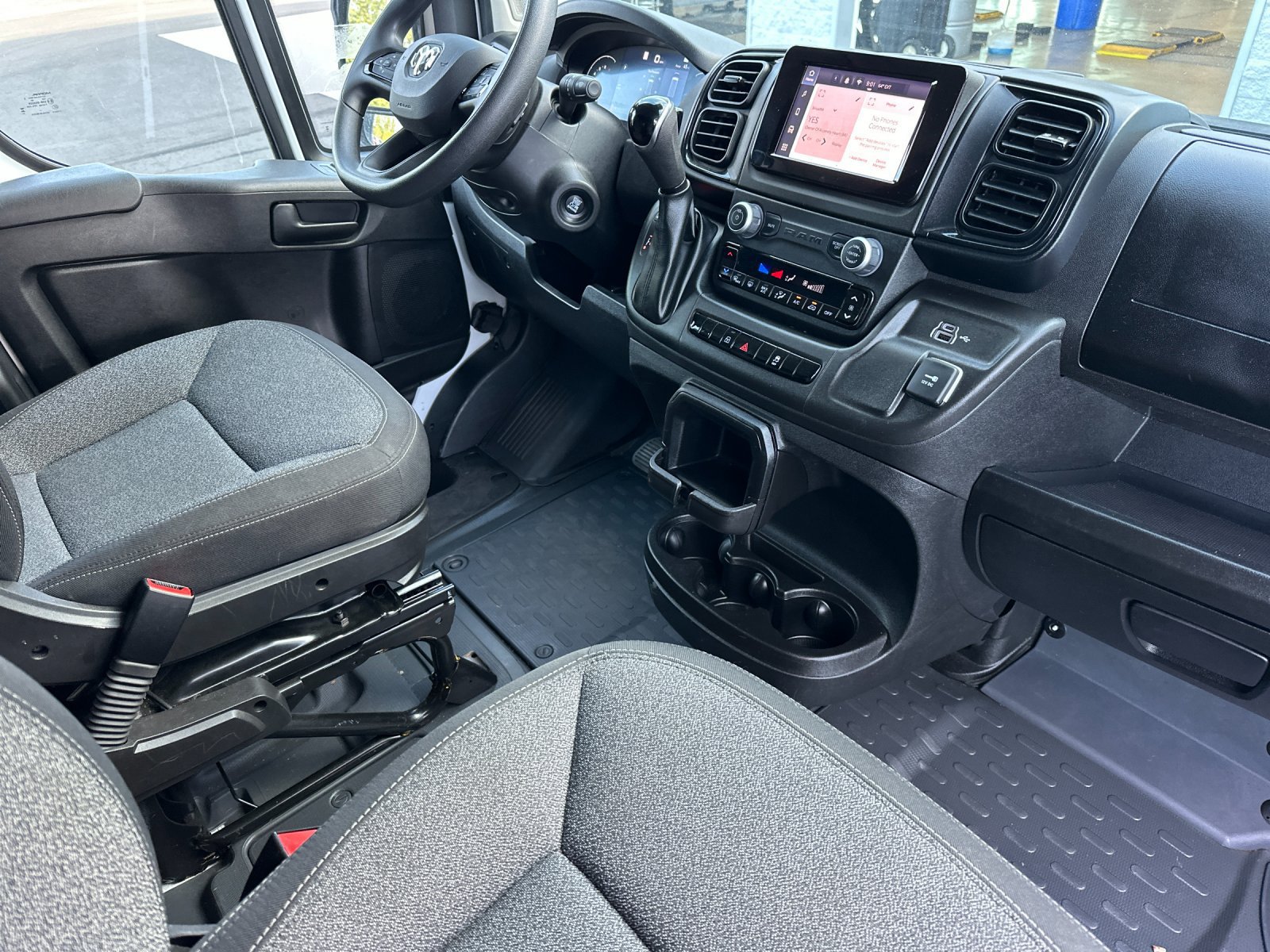Used 2025 RAM ProMaster 2500 w/ U-Haul Equipment Group FWD image 15
