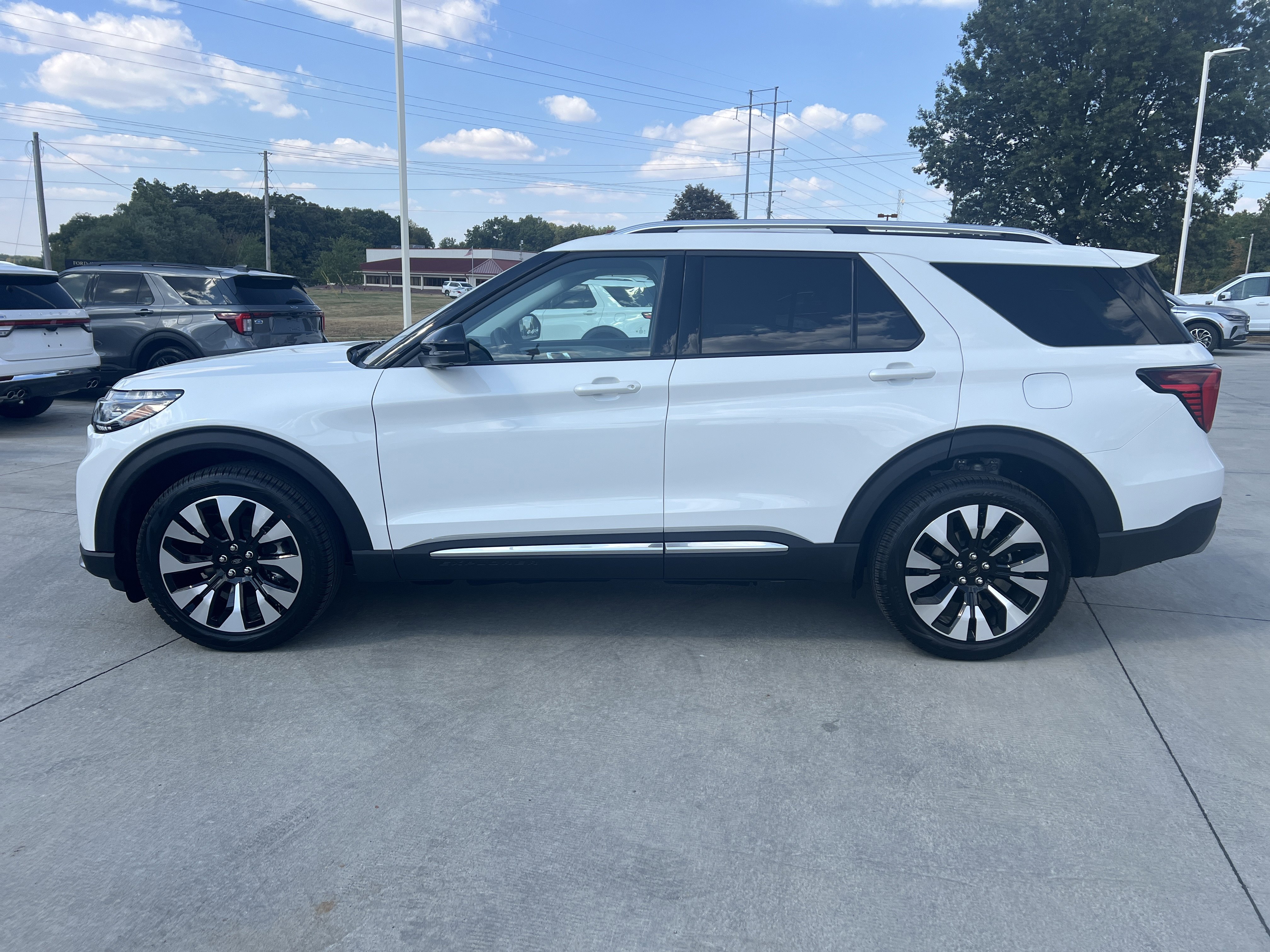 New 2025 Ford Explorer Platinum image 5