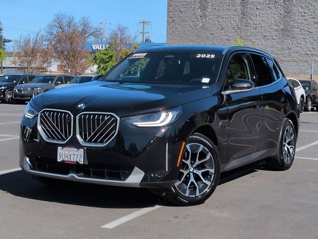 Used 2025 BMW X3 xDrive30i w/ Premium Package image 1
