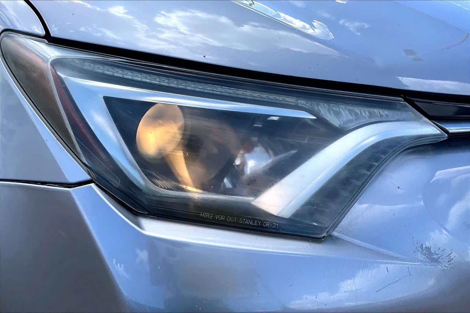 Used 2017 Toyota RAV4 LE FWD image 28