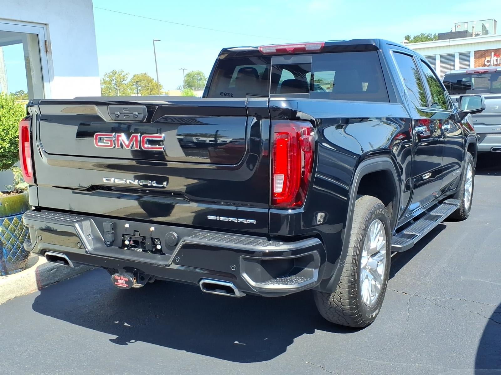 Used 2024 GMC Sierra 1500 Denali AWD/4WD image 4