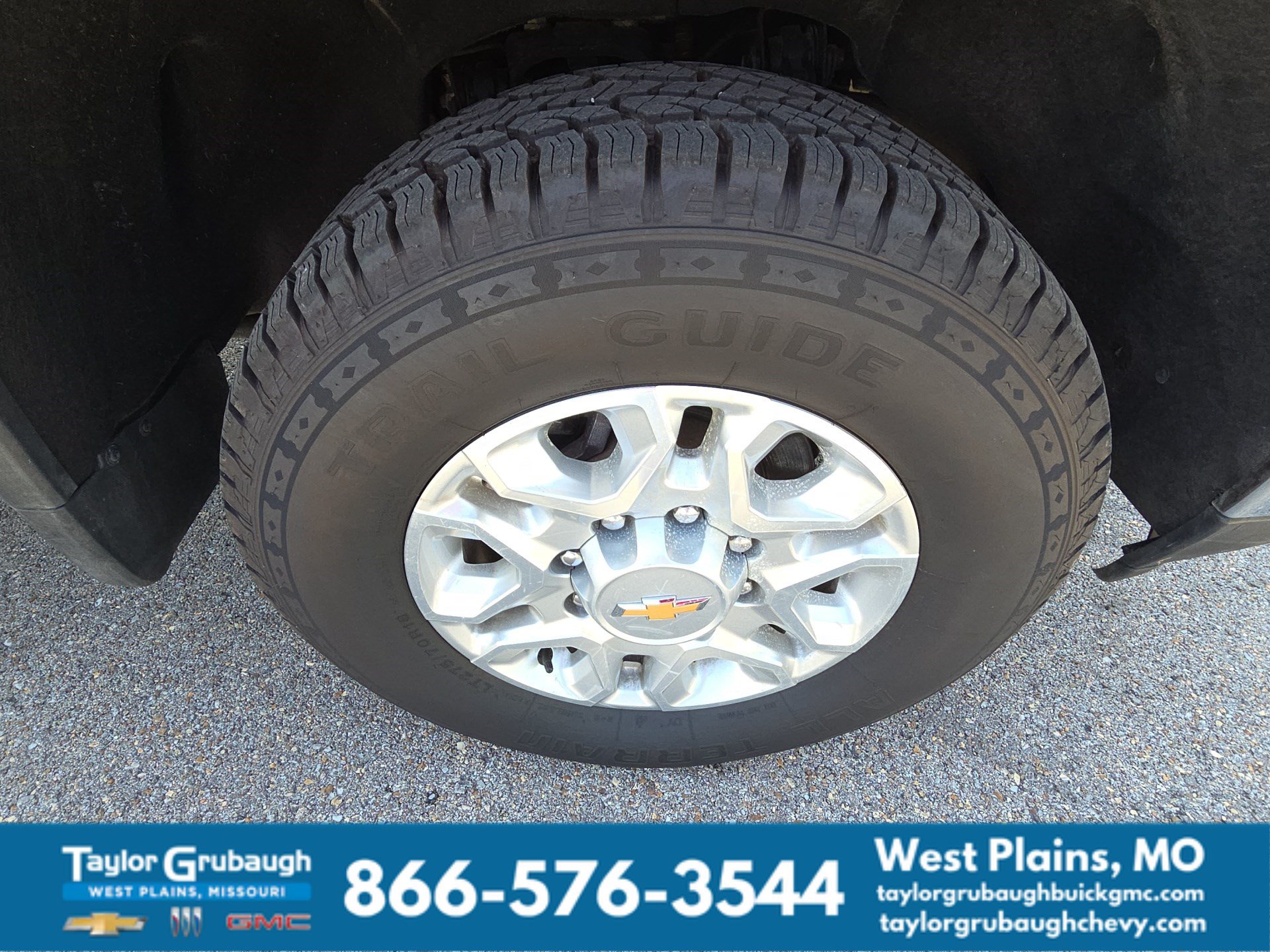Used 2024 Chevrolet Silverado 3500 LT AWD/4WD image 11