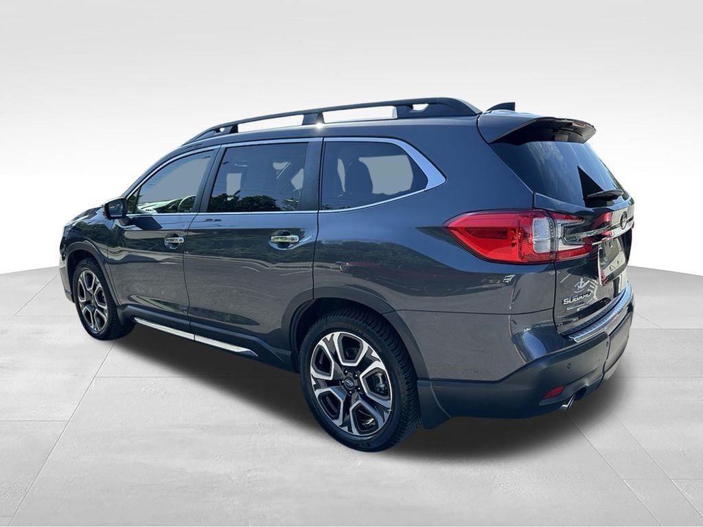 Used 2023 Subaru Ascent Touring AWD/4WD image 5