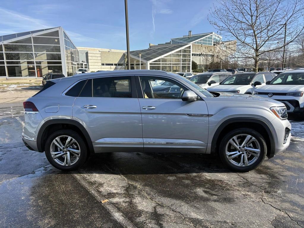 Used 2024 Volkswagen Atlas Cross Sport SEL R-Line image 8