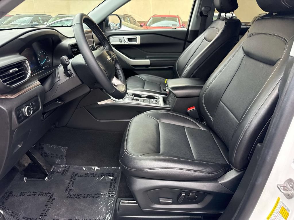 Used 2023 Ford Explorer Limited AWD/4WD image 25