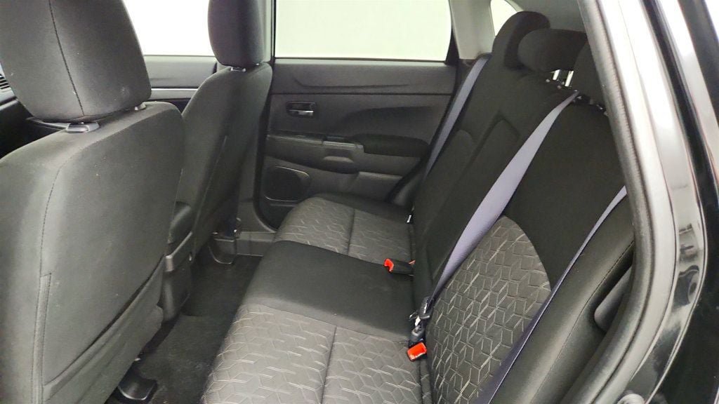 Used 2025 Mitsubishi Outlander Sport LE AWD/4WD image 19