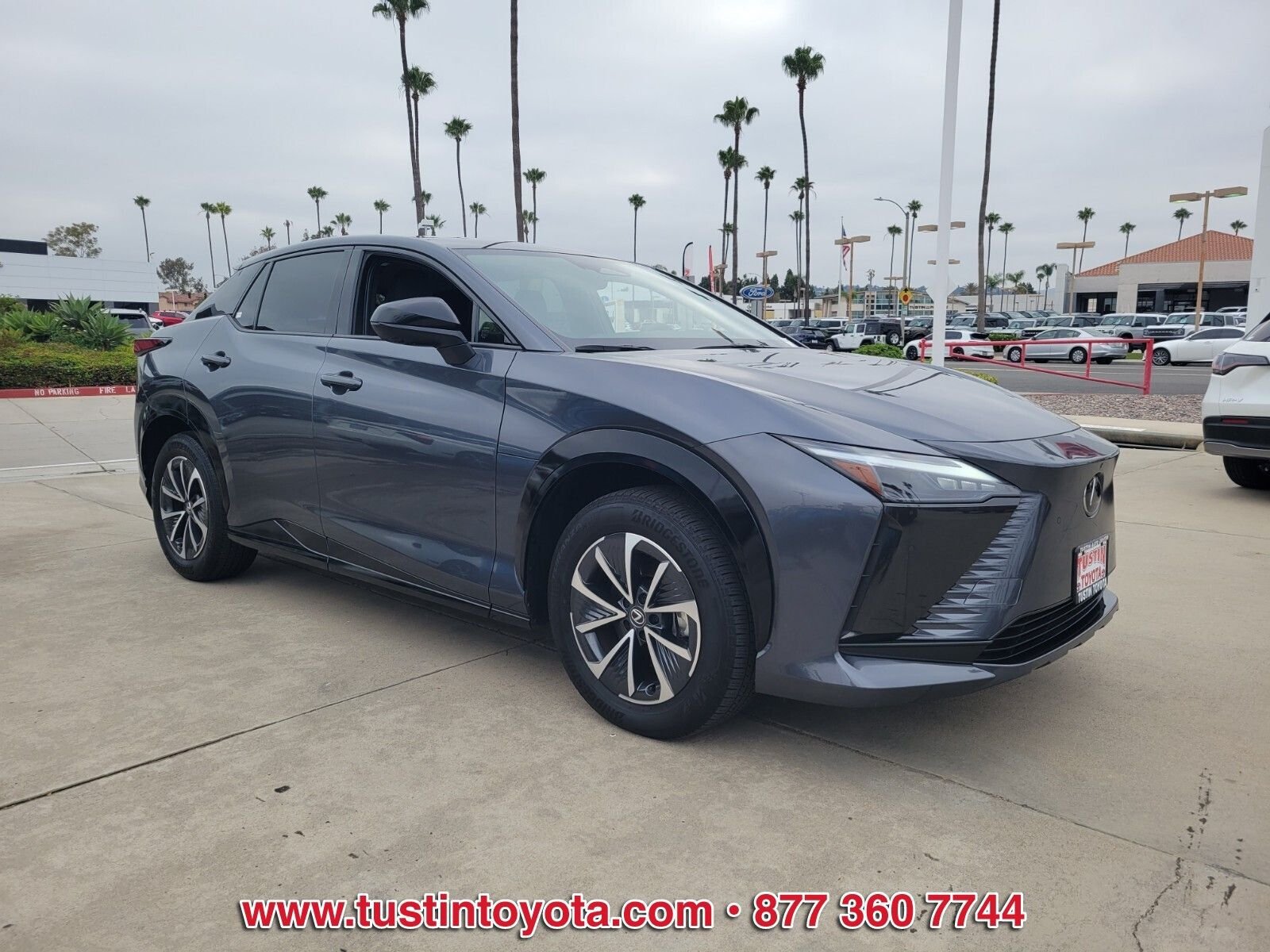 Used 2024 Lexus RZ 300e Premium w/ Accessory Package (2T) FWD image 2
