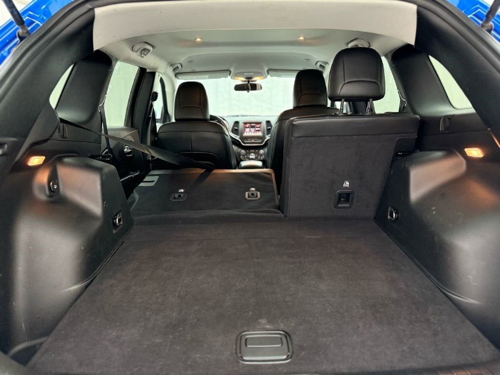 Used 2020 Jeep Cherokee Latitude Plus image 26