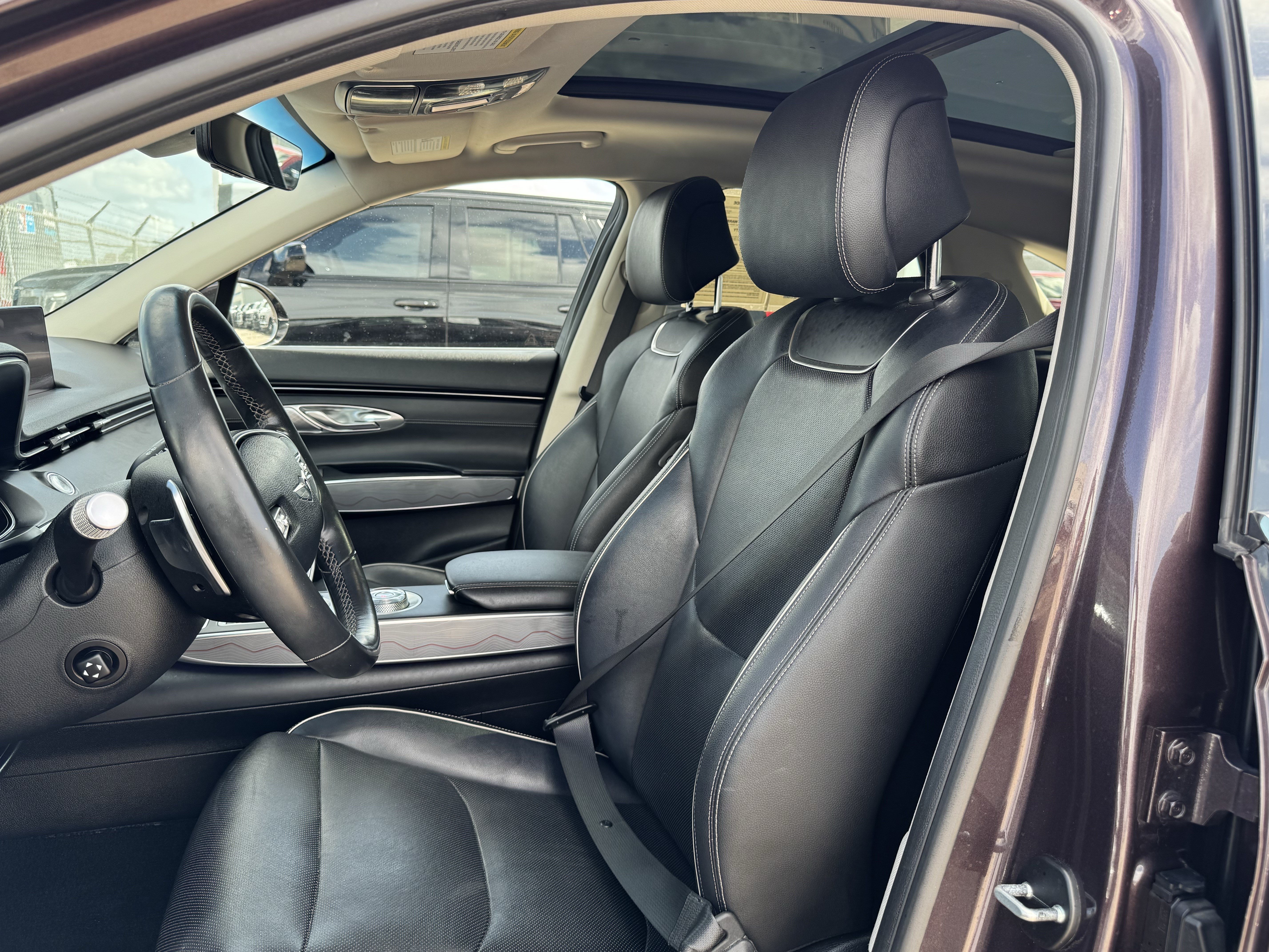 Used 2022 Genesis GV70 2.5T w/ Advanced Package AWD/4WD image 18