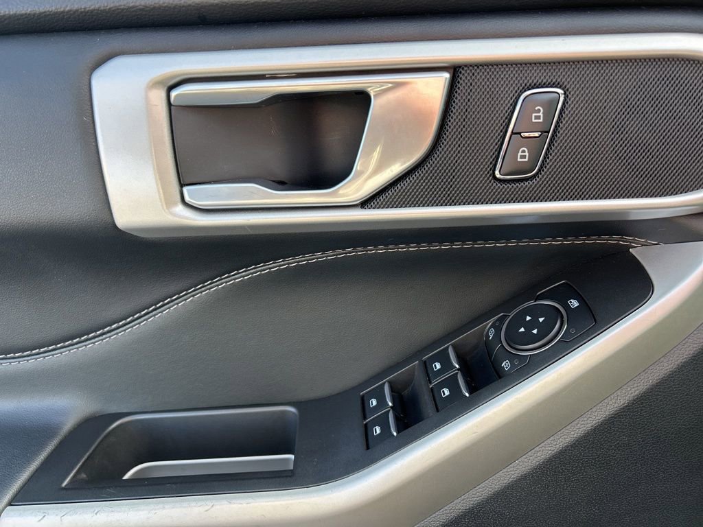 Used 2023 Ford Explorer XLT w/ Equipment Group 202A image 16