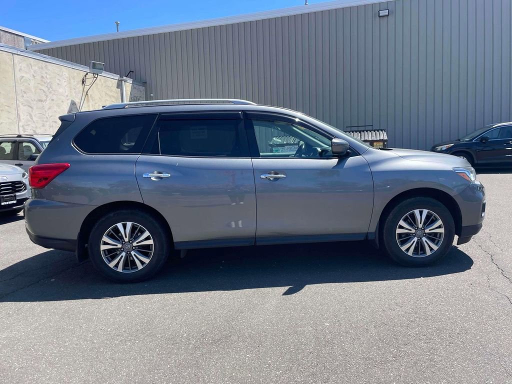 Used 2020 Nissan Pathfinder S AWD/4WD image 4
