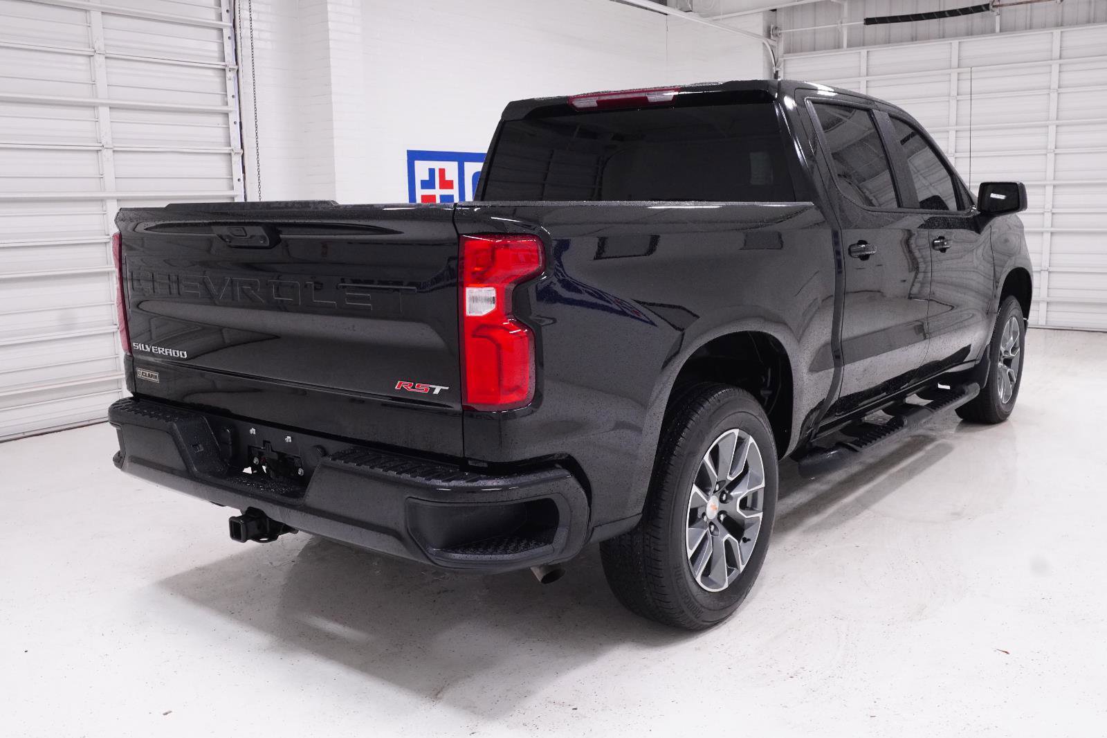 Used 2026 Chevrolet Silverado 1500 RST w/ RST Select Package RWD image 5