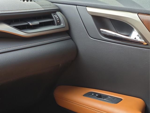 Used 2022 Lexus RX 350L 350L w/ Premium Package image 27