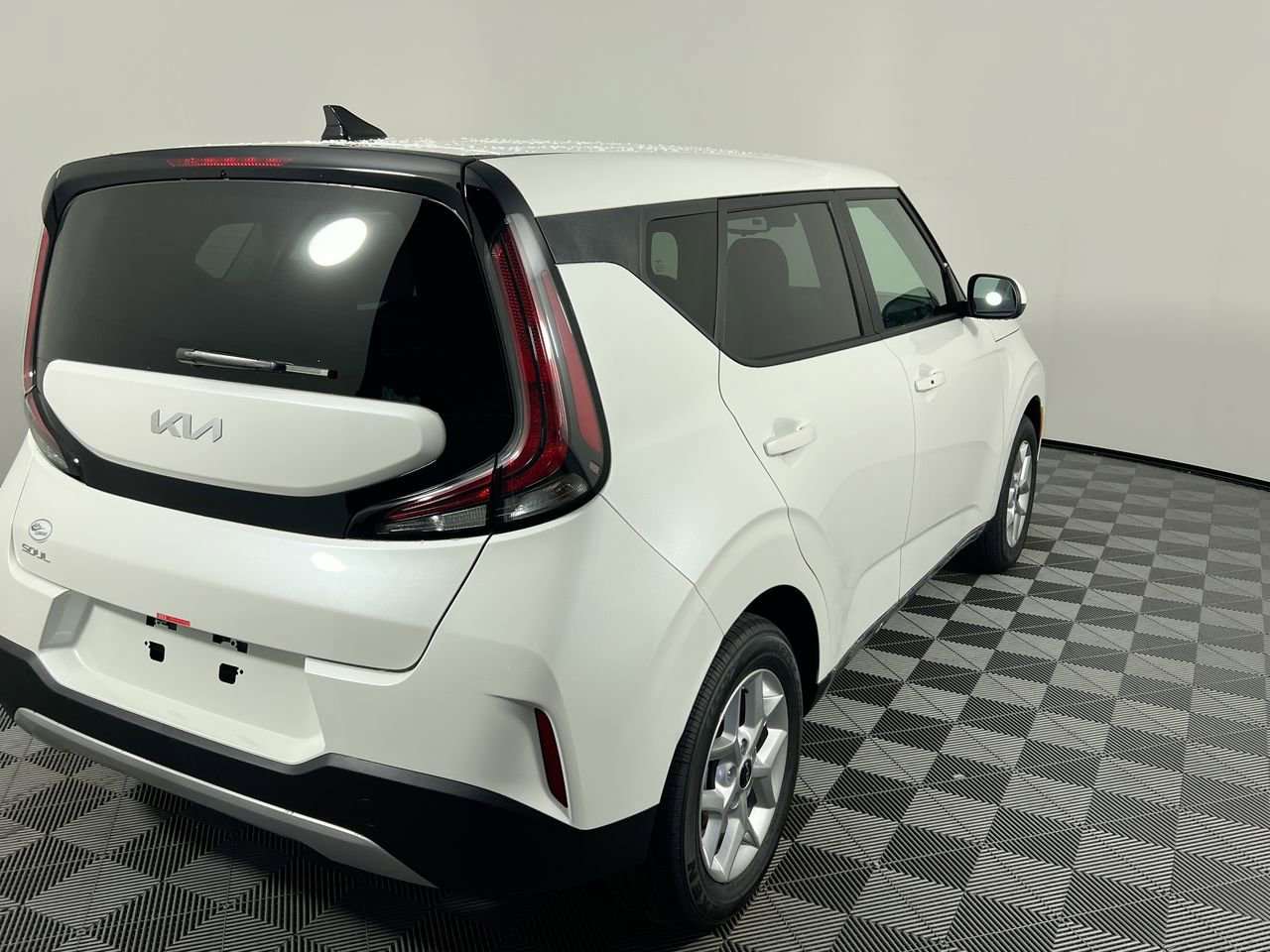 Certified 2024 Kia Soul LX w/ Option Group 015 image 3