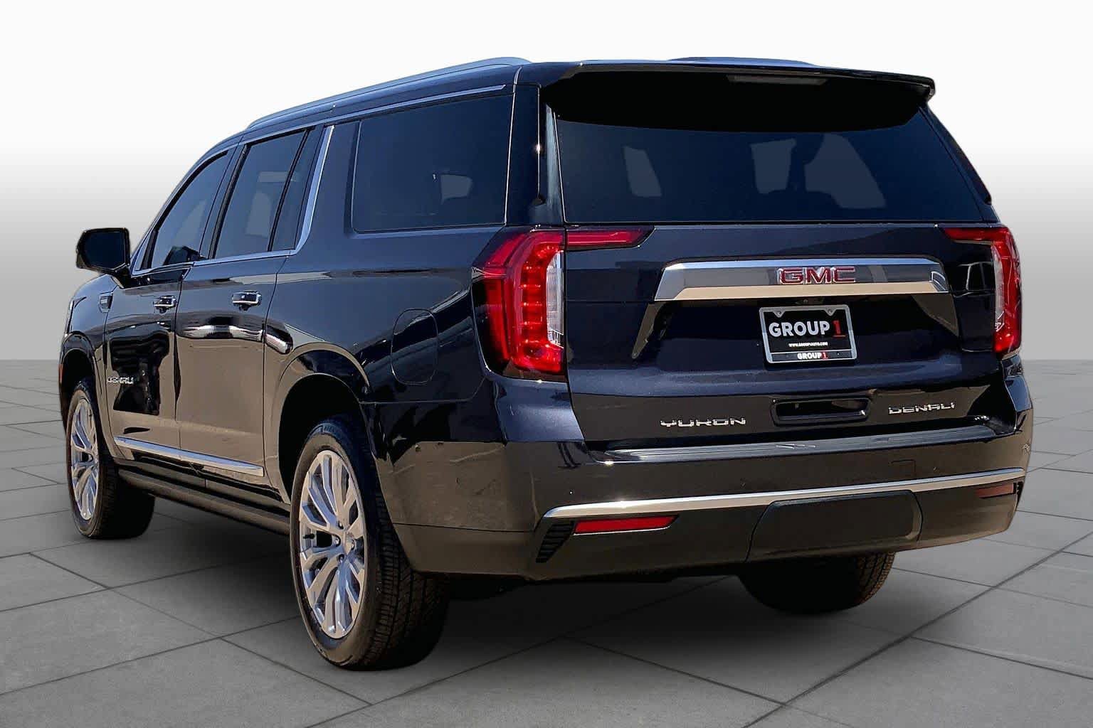 Used 2024 GMC Yukon XL Denali w/ Denali Reserve Package AWD/4WD image 12