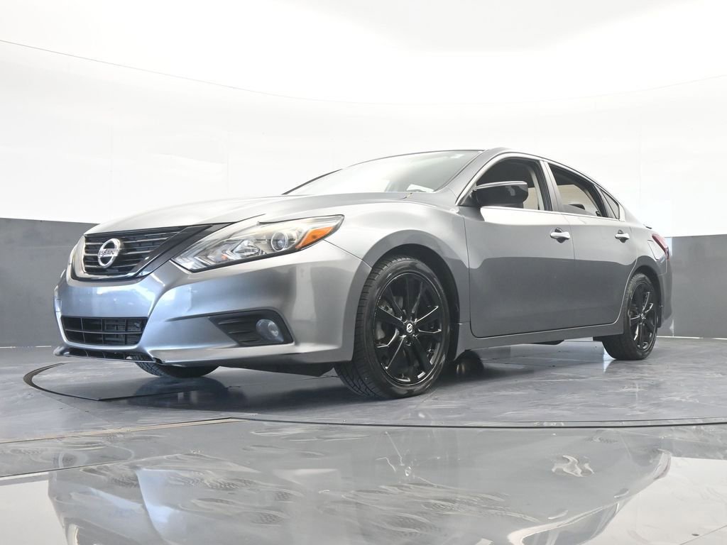 Used 2018 Nissan Altima 2.5 SR w/ SR Midnight Edition image 56