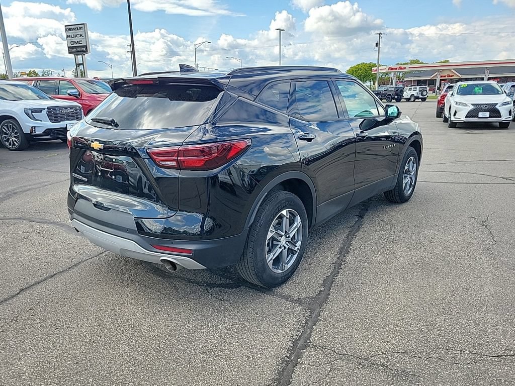 Used 2025 Chevrolet Blazer LT w/ Convenience Package AWD/4WD image 5