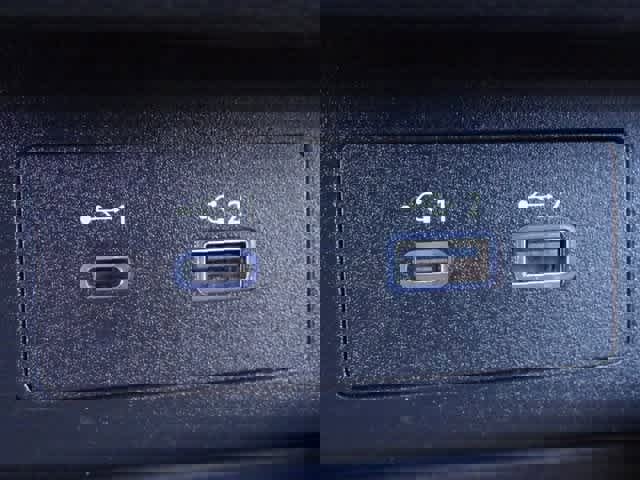 Used 2023 Nissan Rogue SV image 29