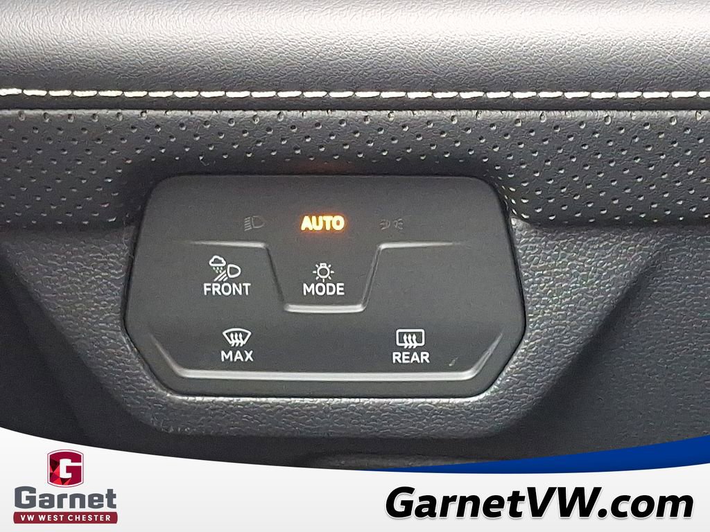 Certified 2024 Volkswagen Atlas Cross Sport SEL R-Line image 25