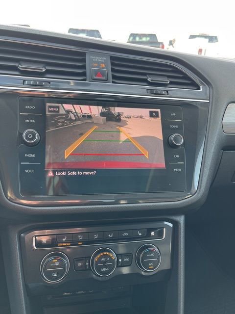 Used 2018 Volkswagen Tiguan SE image 44