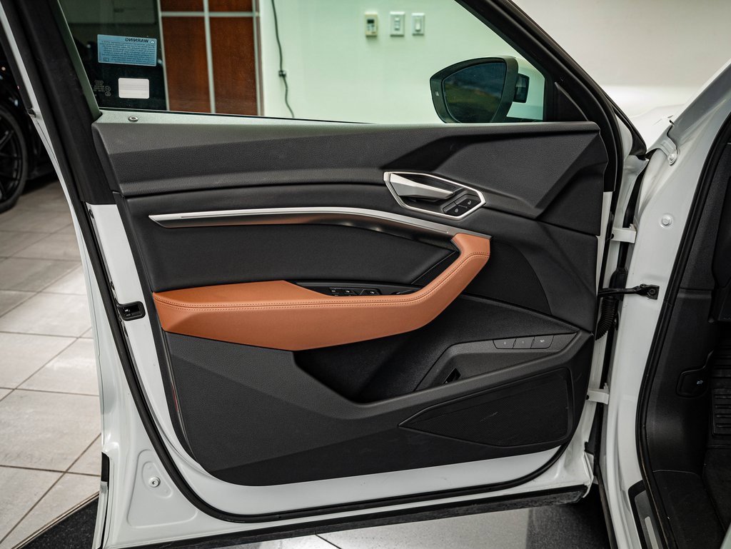 Used 2021 Audi e-tron Premium w/ Convenience Plus Package image 25