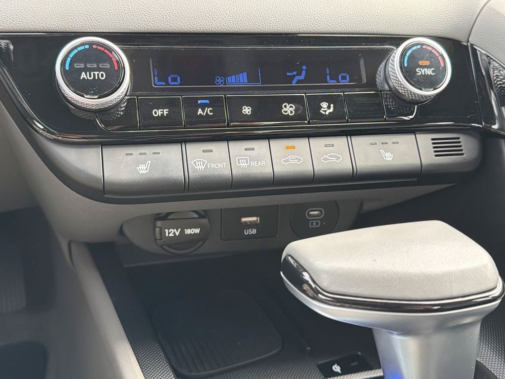 Certified 2024 Hyundai Elantra SEL w/ Convenience Package FWD image 24