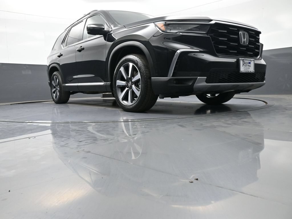 Certified 2025 Honda Pilot Touring image 31