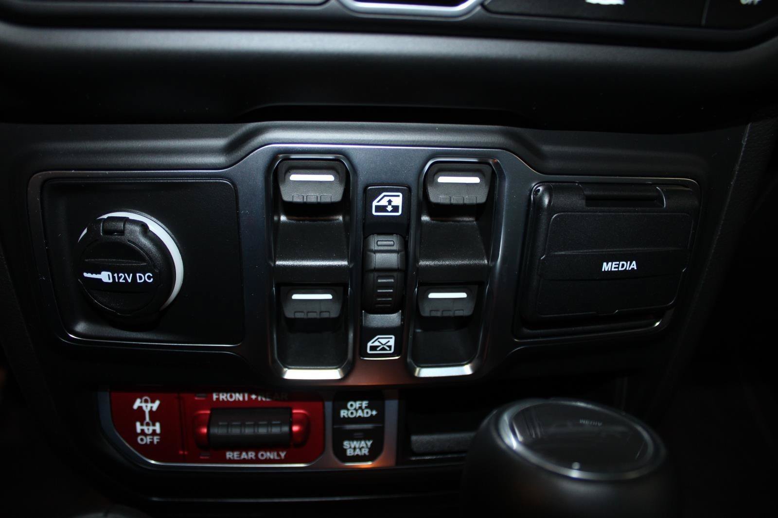 Used 2023 Jeep Gladiator Rubicon w/ Cold Weather Group AWD/4WD image 25