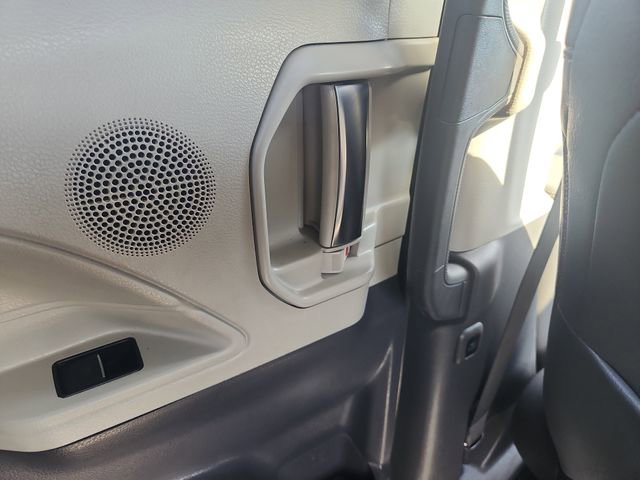 Used 2021 Toyota Sienna Limited FWD image 11