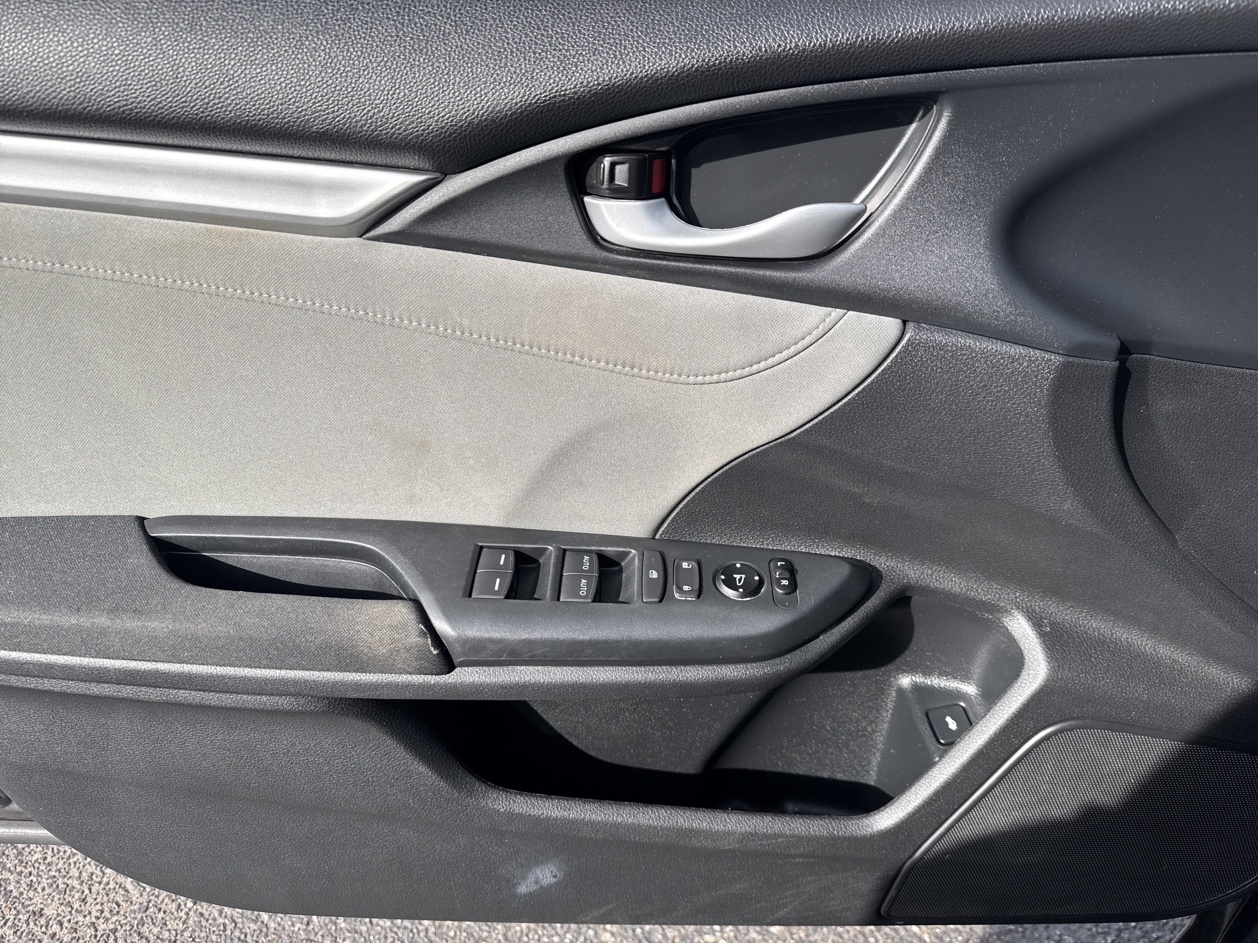 Used 2020 Honda Civic EX image 14