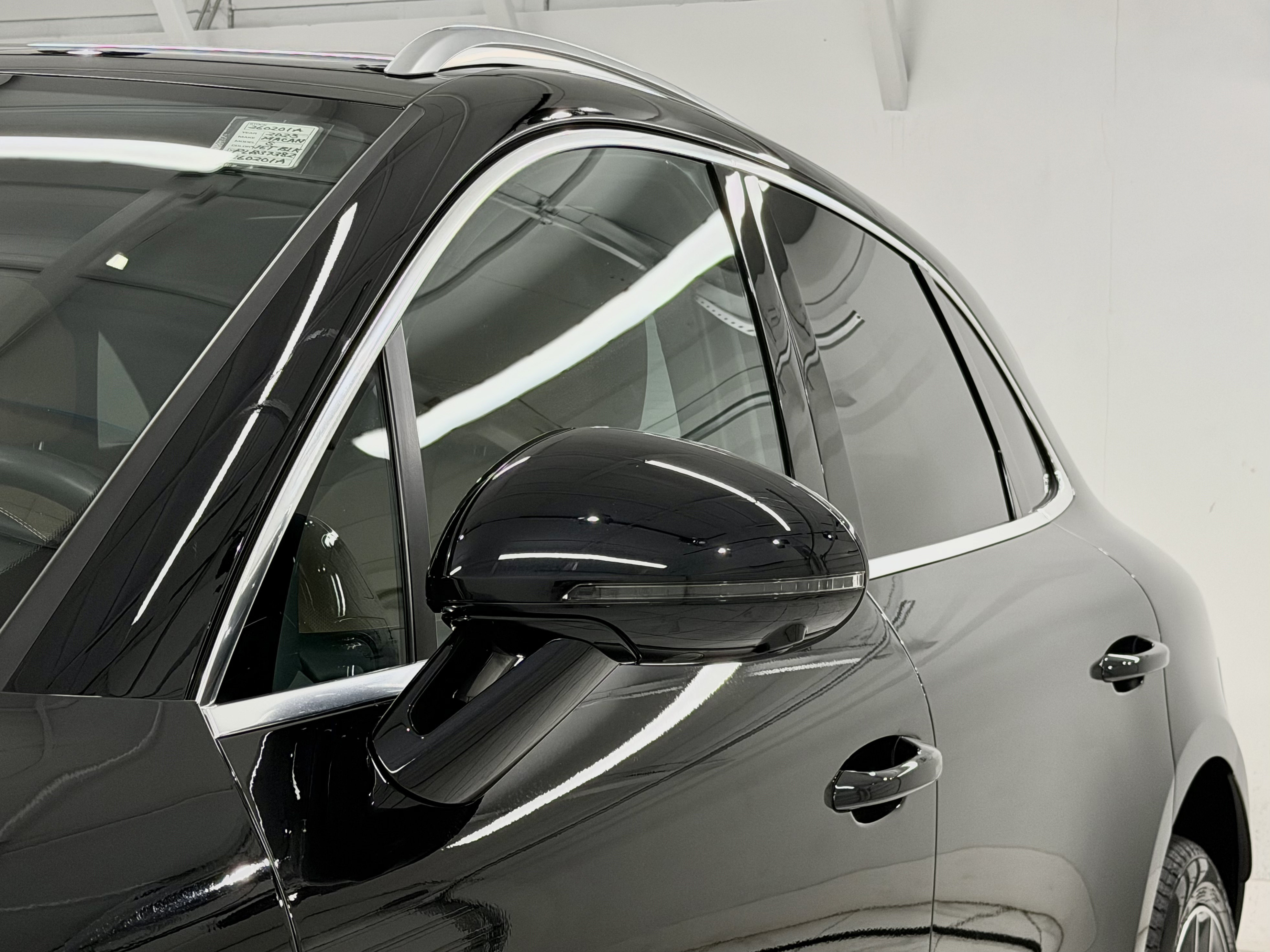 Certified 2023 Porsche Macan S AWD/4WD image 19