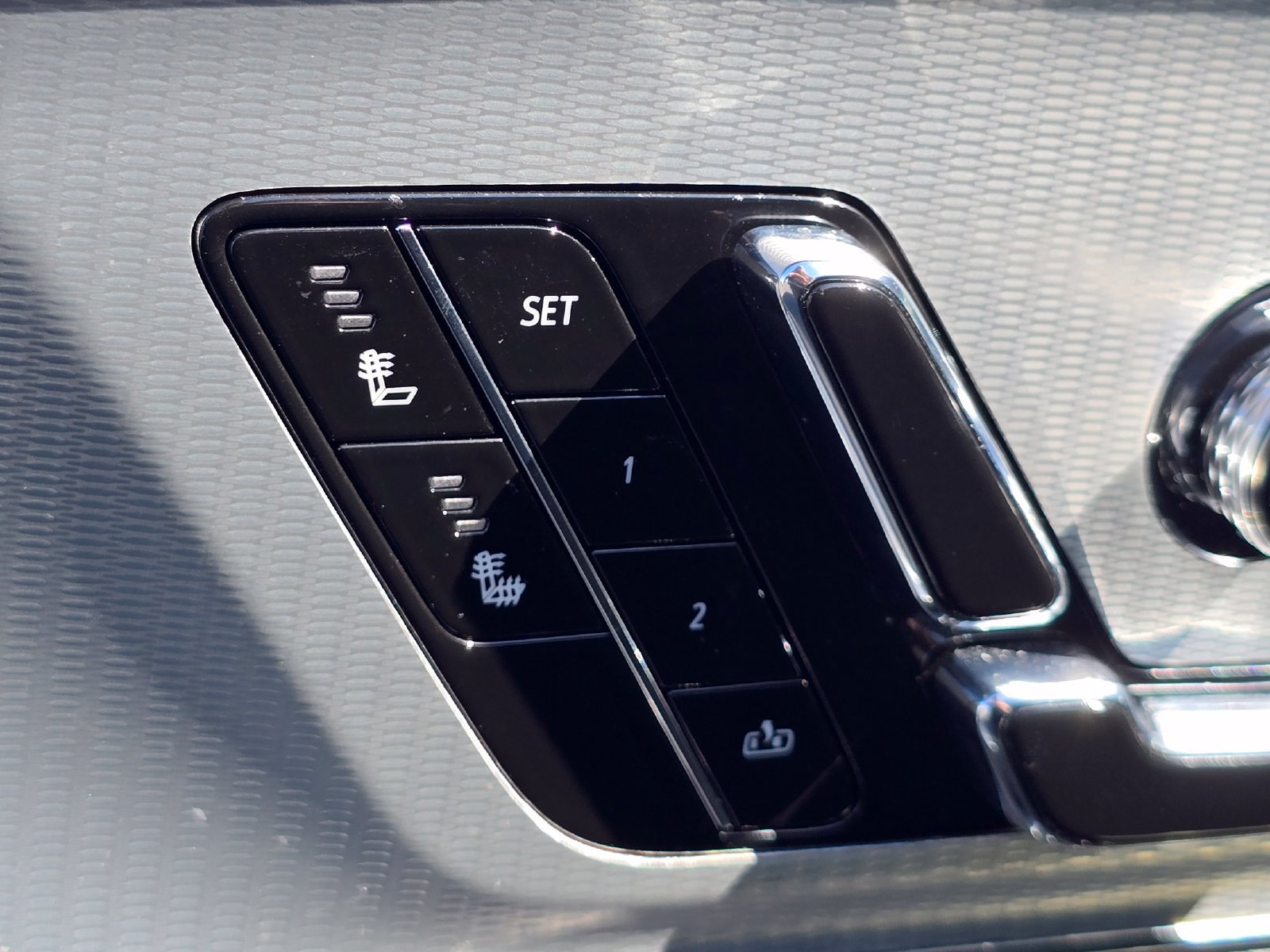 Used 2024 Cadillac Lyriq Tech AWD/4WD image 19