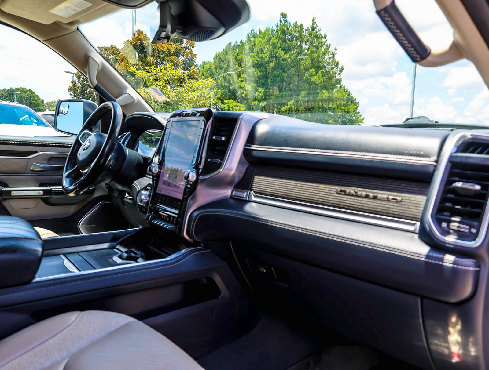Used 2023 RAM 1500 Limited AWD/4WD image 13