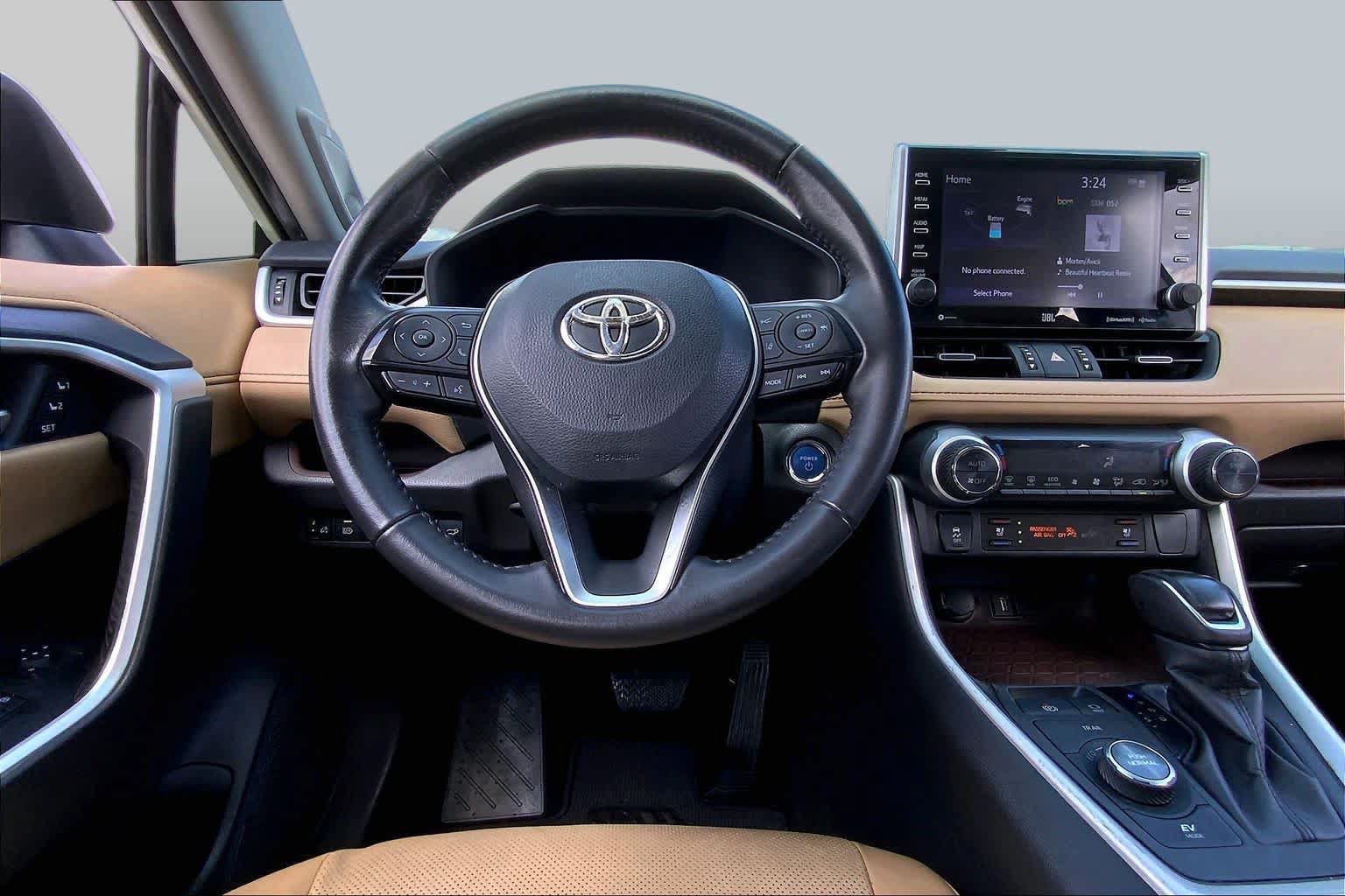 Used 2022 Toyota RAV4 Limited AWD/4WD image 6