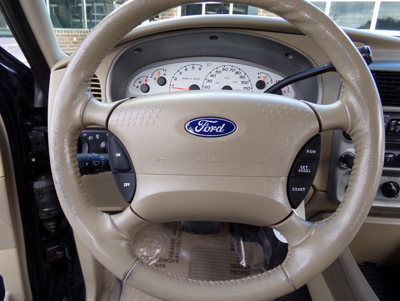 Used 2004 Ford Explorer Sport Trac XLT AWD/4WD image 55