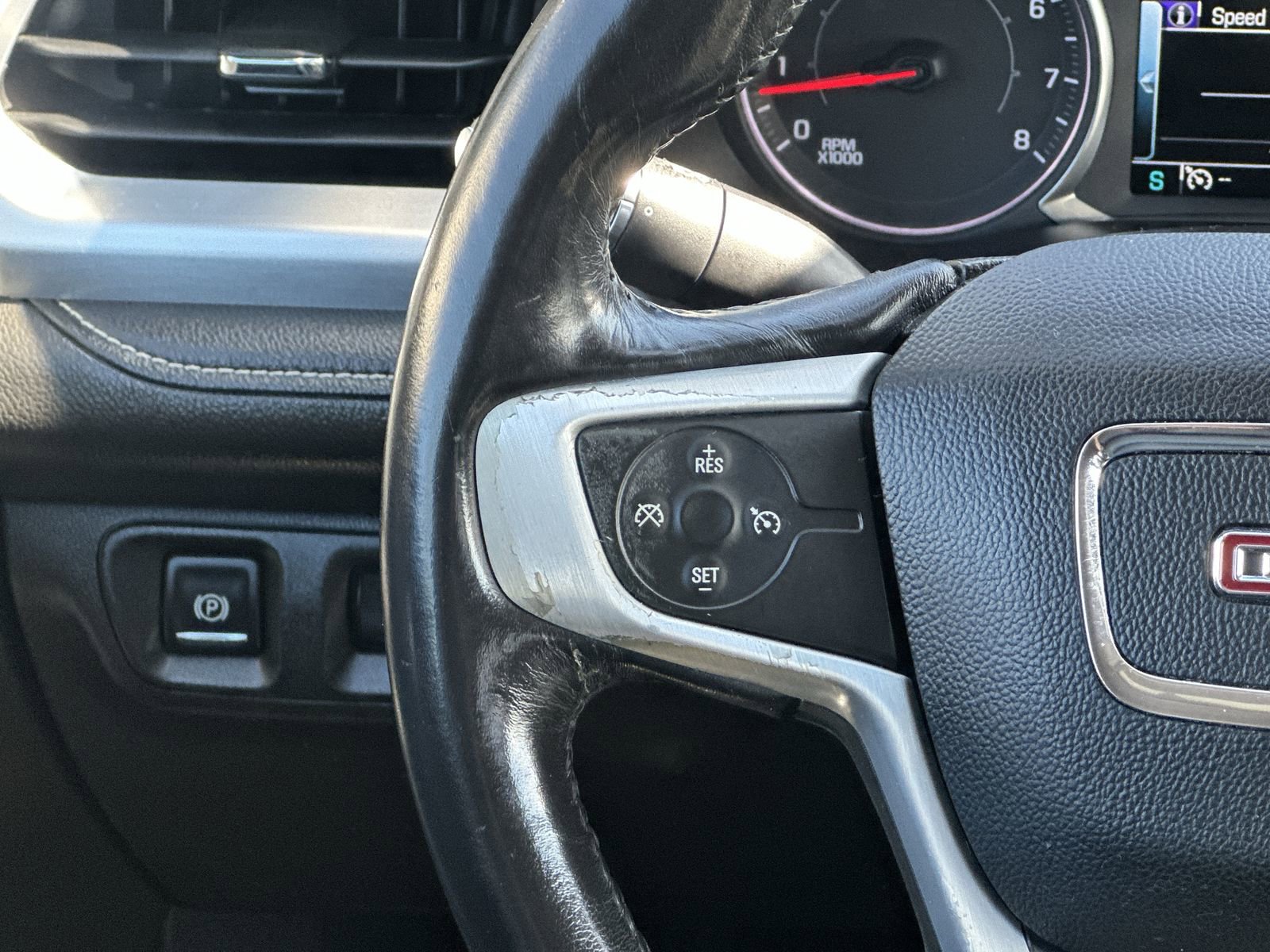 Used 2018 GMC Acadia SLT FWD image 20