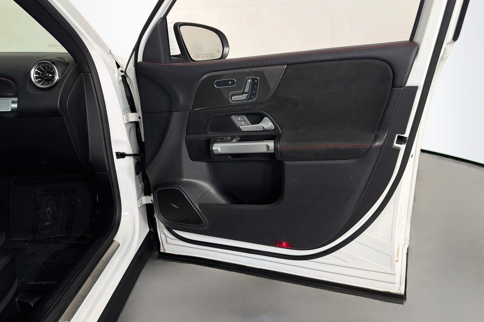 Used 2023 Mercedes-Benz GLB 35 AMG 4MATIC image 23