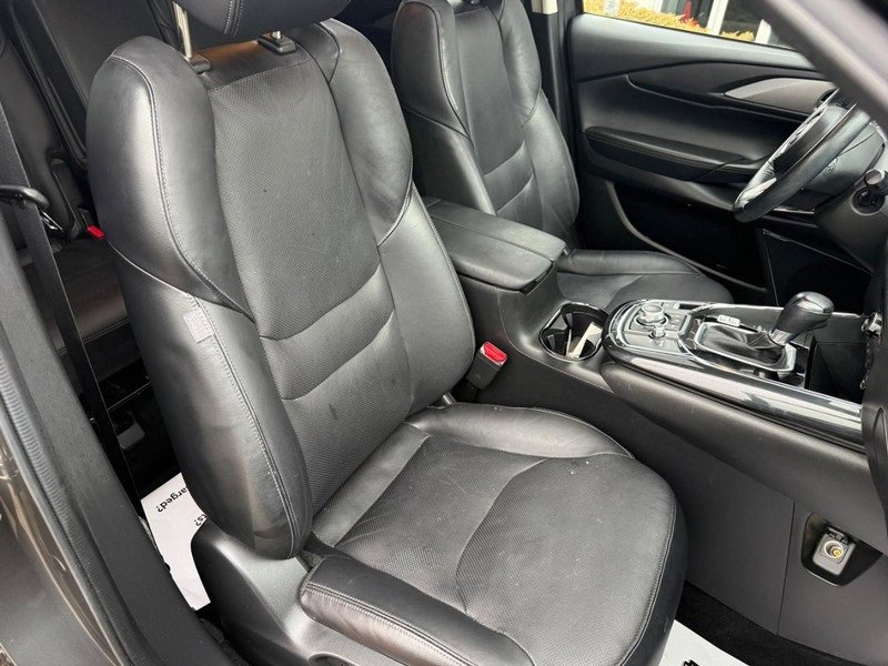 Used 2018 MAZDA CX-9 Touring w/ Touring Premium Package image 11