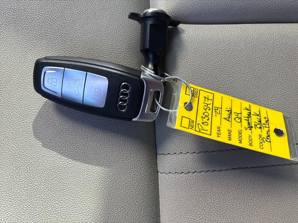 Used 2024 Audi Q4 e-tron Premium Plus image 28