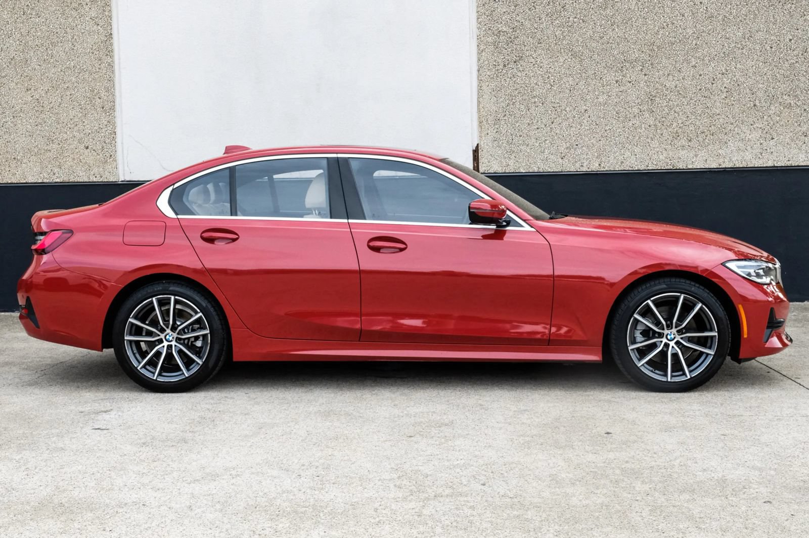Used 2022 BMW 330i Sedan w/ Driving Assistance Package RWD image 9