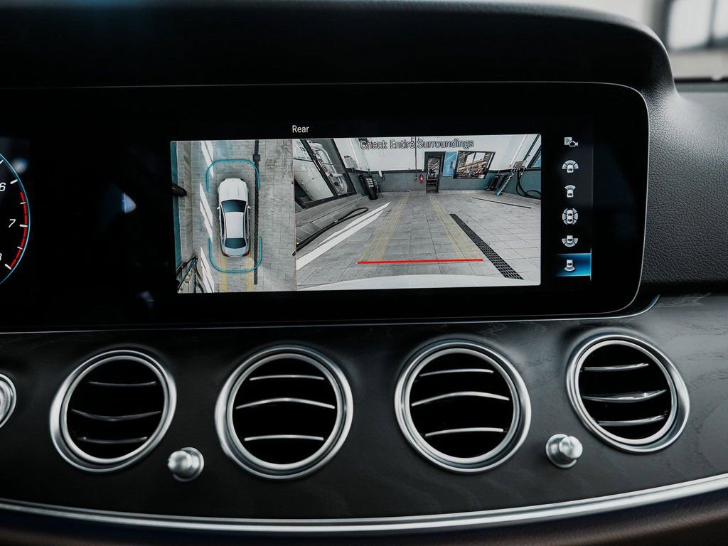 Used 2022 Mercedes-Benz E 450 4MATIC Sedan w/ Driver Assistance Package image 18