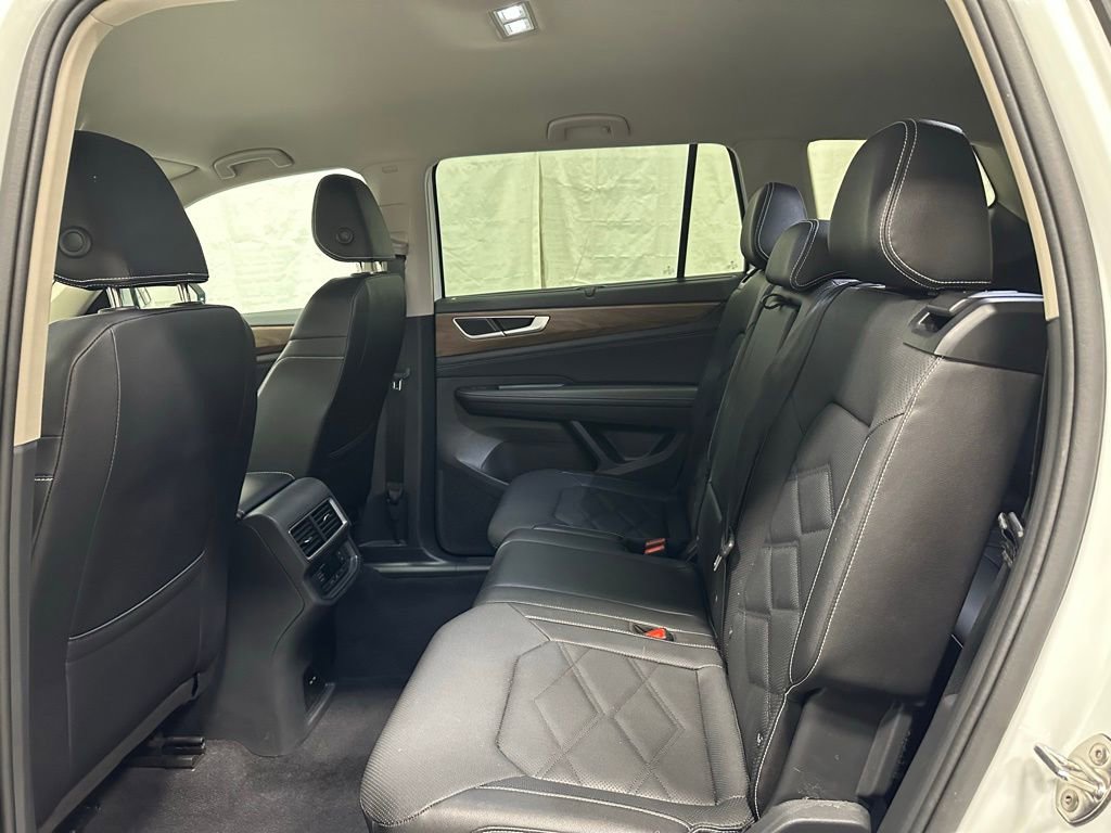 Used 2025 Volkswagen Atlas SE image 45