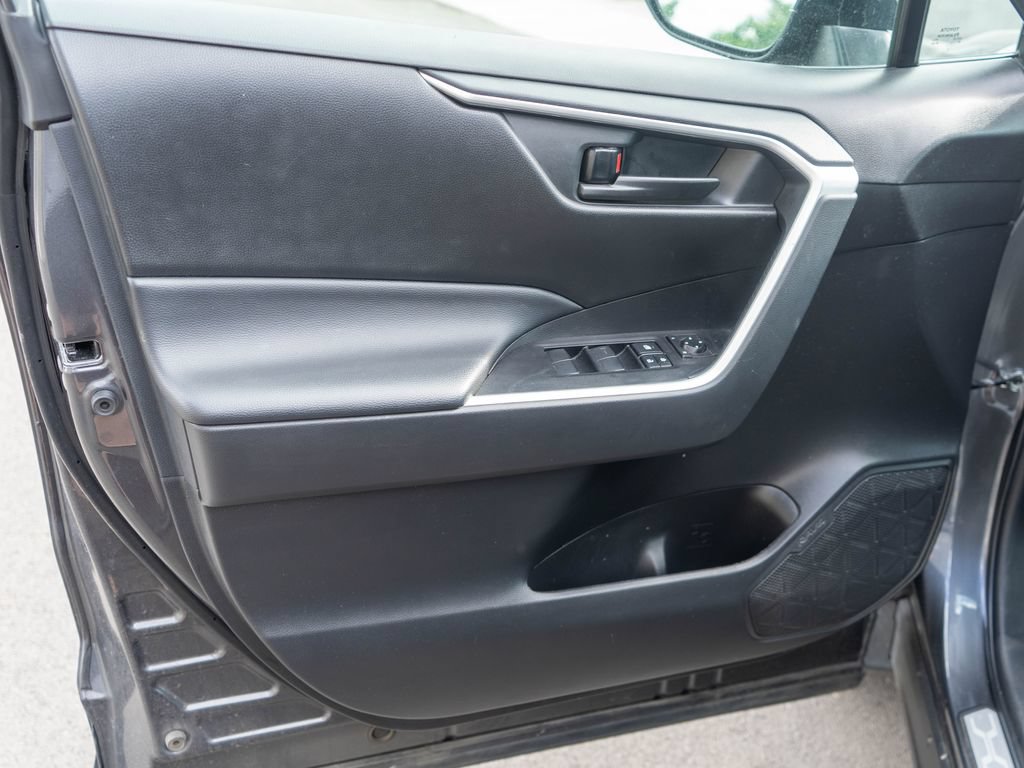 Used 2023 Toyota RAV4 LE AWD/4WD image 24